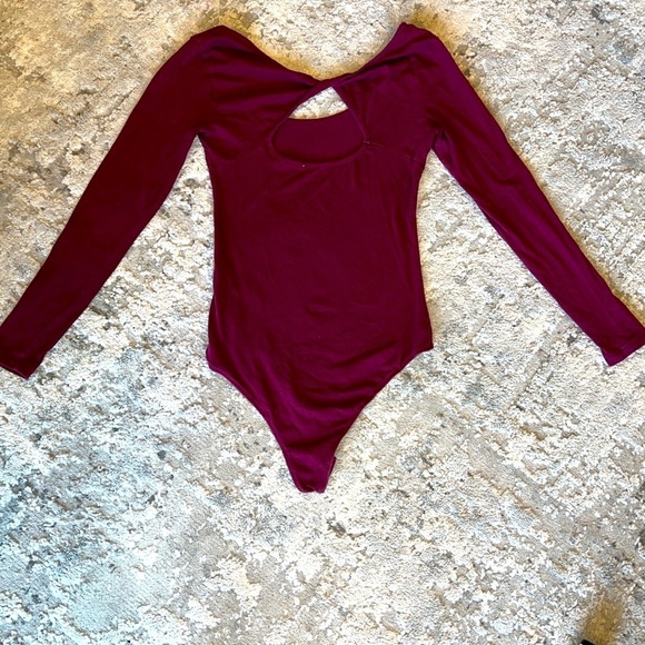 Charlotte Ruse Bodysuit XSmall Burgundy - Picture 2 of 2